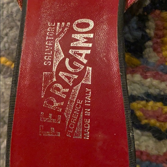 Salvatore Ferragamo kitten heels - Picture 3 of 5